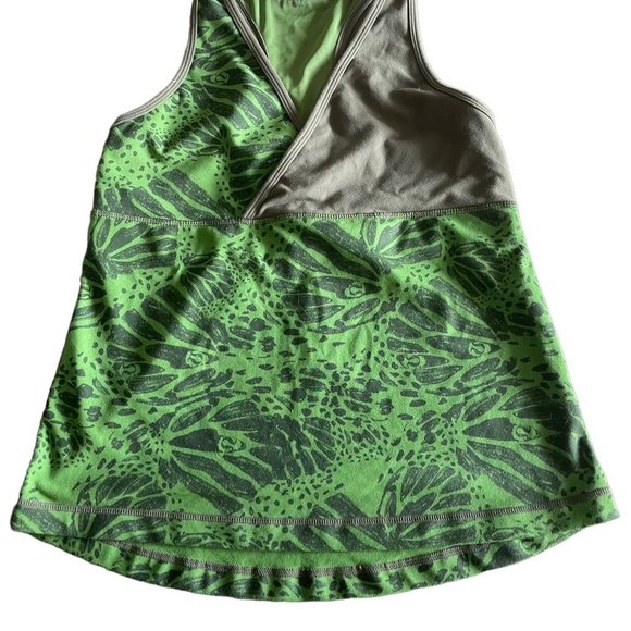 Lululemon Deep V Tank Top  *Green Leaf* Size 12 - Picture 2 of 7